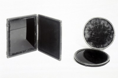 deux miroirs noir du XIXe siècle